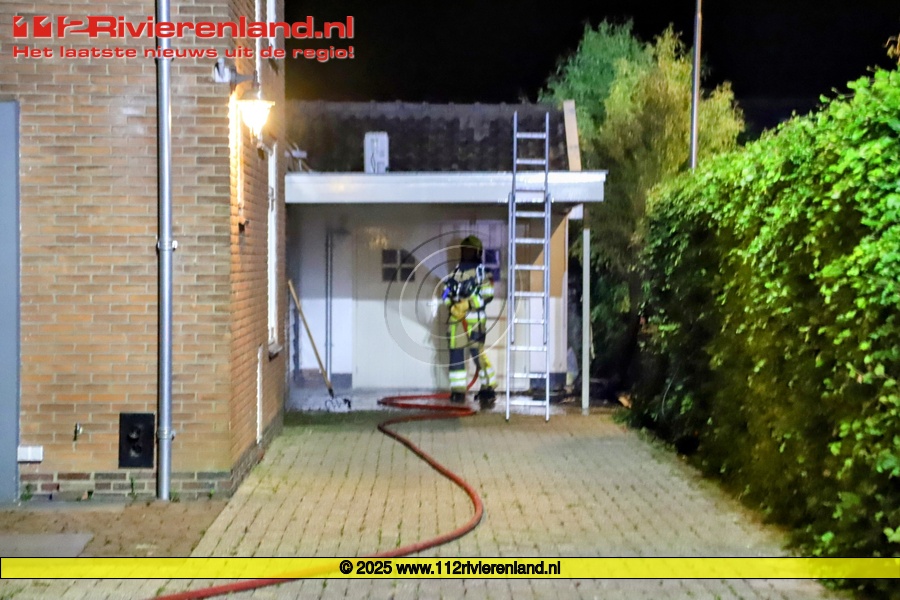 Veel schade bij brand houten schutting