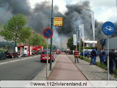 Veenendaal - grote brand in meubelopslag