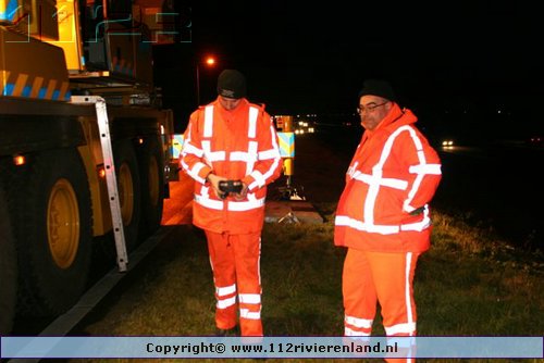 Vuren - Auto in de sloot afrit Vuren A15