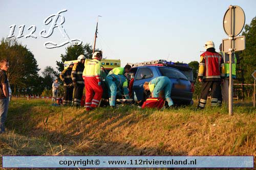 Heerewaarden - ongeval met beknelling van heemstraweg N322