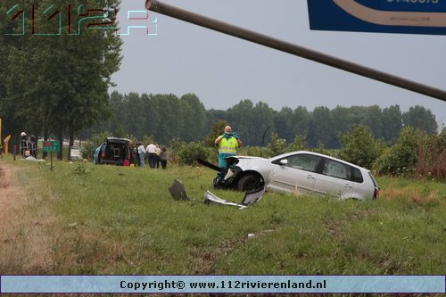 Twee auto`s betrokken bij ongeval A15