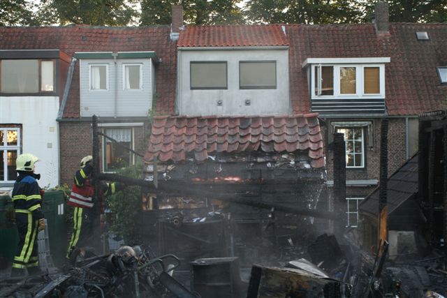Culemborg - Brand legt schuur in de as