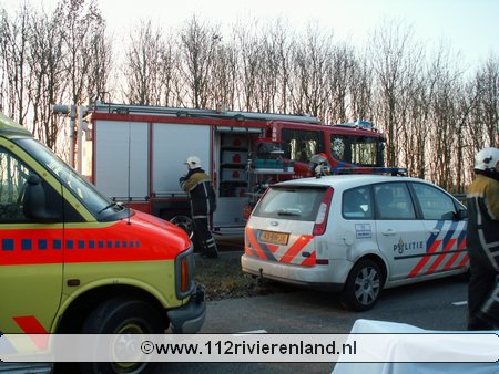 Tiel/Zoelen  -  Auto van de weg tegen boom Beldertseweg-N835