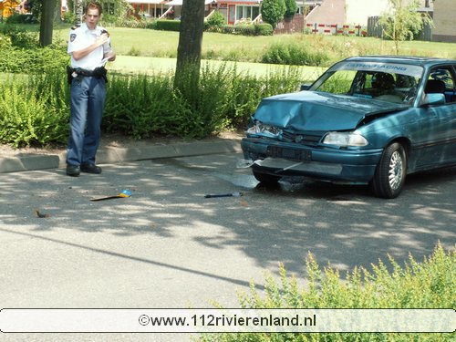 , Tiel - Kop-staart aanrijding op Laan van Westroijen