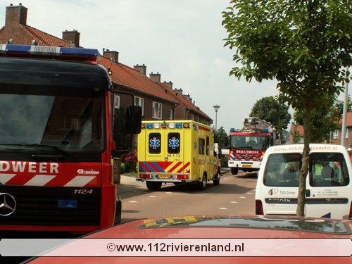 Brandweer assisteert ambulance in Bevrijdingslaan