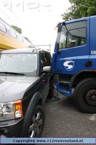 Aanrijding tussen auto en trein