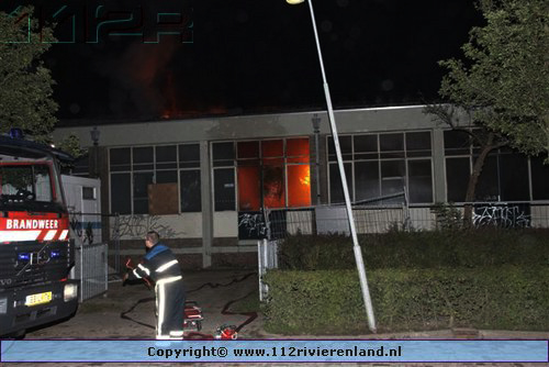 Middelbrand in leegstaand pand aan de Vliegerweg
