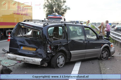 Drie auto`s op elkaar op de A15