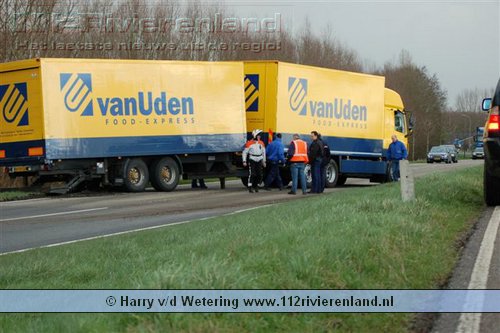 Aanhanger raakt van de weg