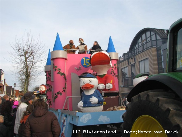 4 Carnavalsoptocht in Beneden-Leeuwen