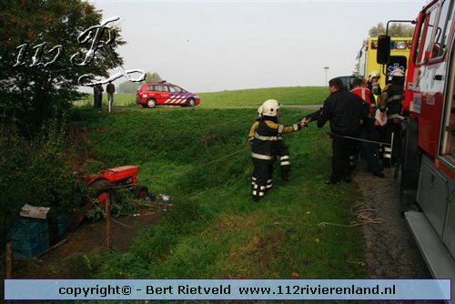 Hurwenen - Tractor van dijk