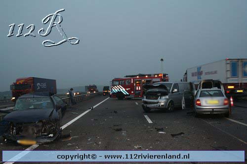 Ravage na kettingbotsing op de A15