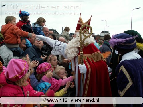 , Tiel - Zie ginds komt de stoomboot....