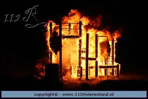 Speeltoestel in brand