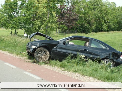 Auto in de sloot Rijswijksesteeg