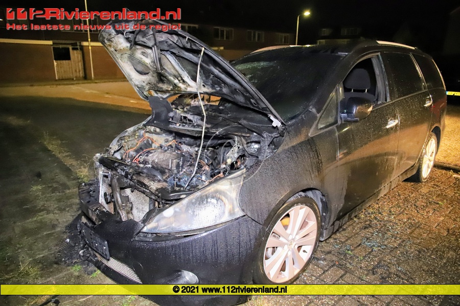 Auto brand geheel uit
