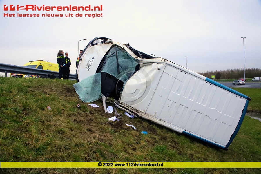 Auto op de kant afrit