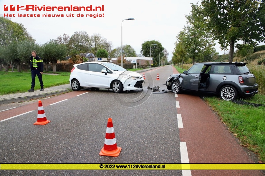 Twee gewonden bij ongeval, tusse 2 personenauto's