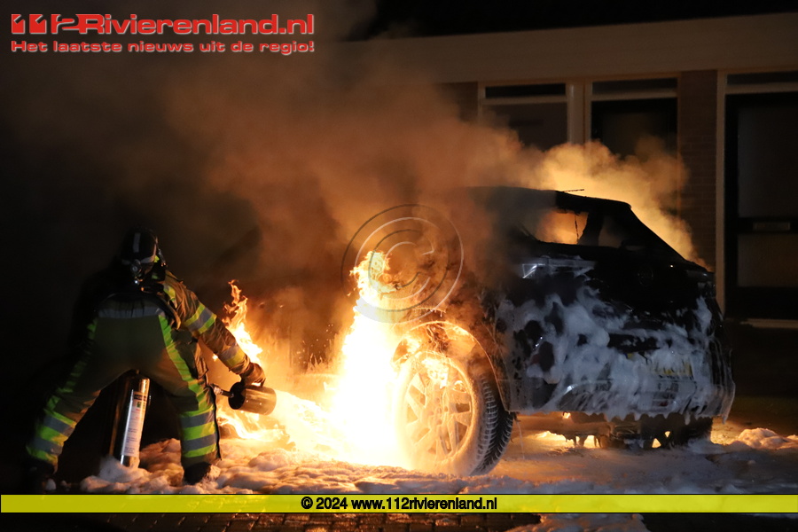 Auto brandt uit