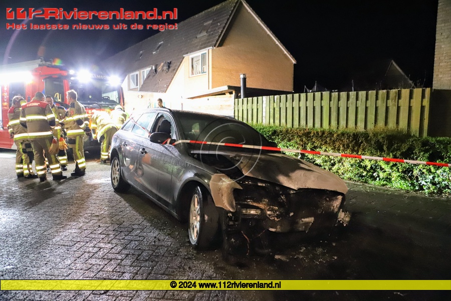 Auto gaat in vlammen