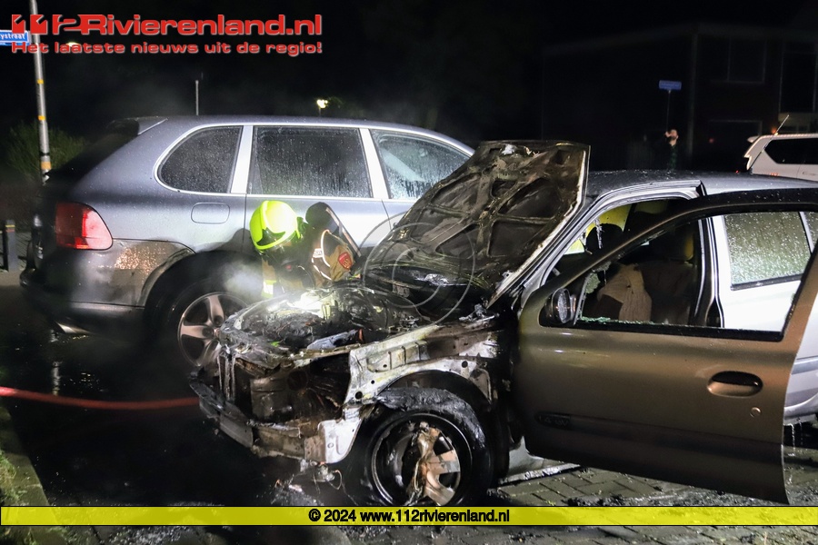 Autobrand mogelijk brandstichting