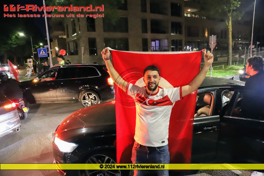 Turken vieren feest na overwinning
