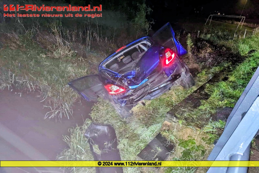 Auto bijna te water