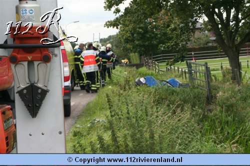 Auto in de sloot Bulksestraat