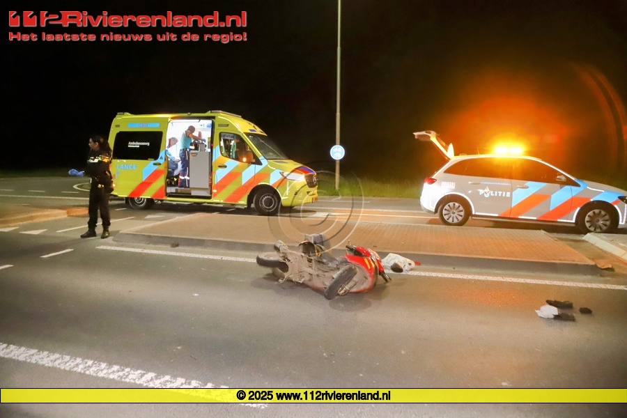 Scooterrijder zwaargewond achtergelaten