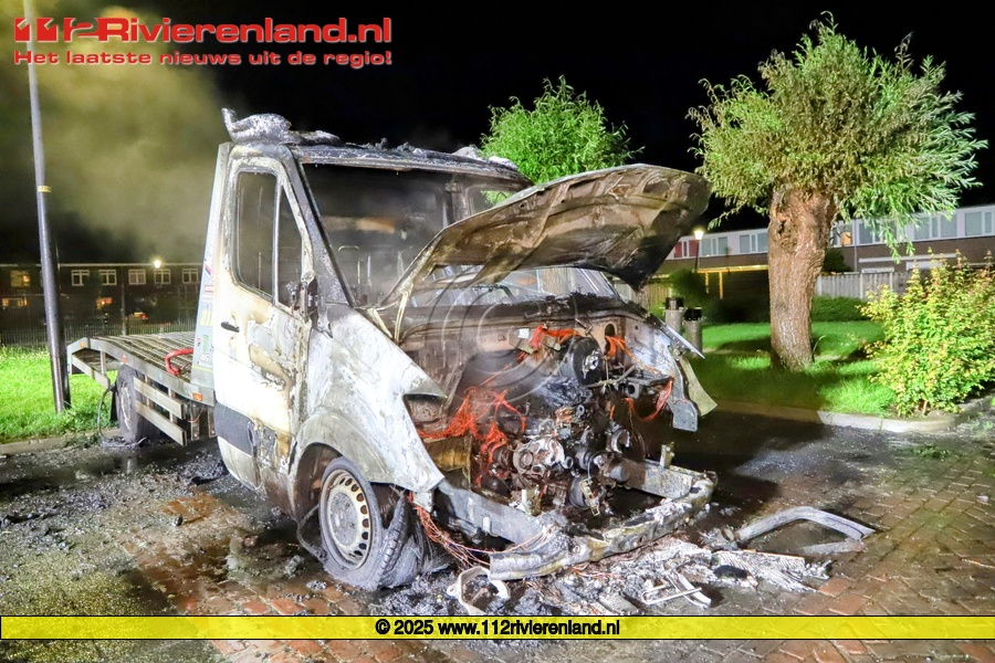 Autoambulance brandt uit
