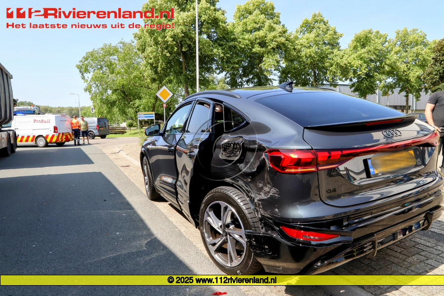 Ongeval tussen auto en vrachtwagen