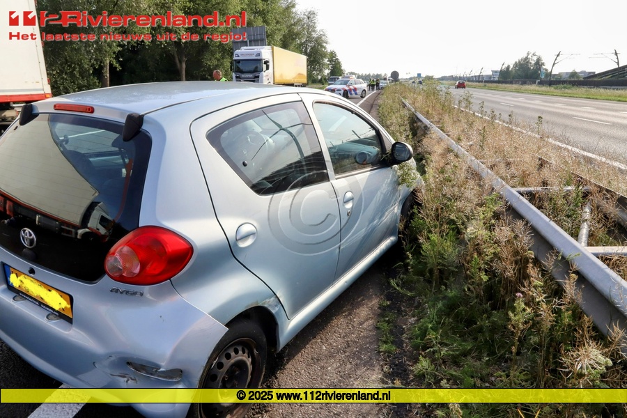 File op de A15 door ongeval.