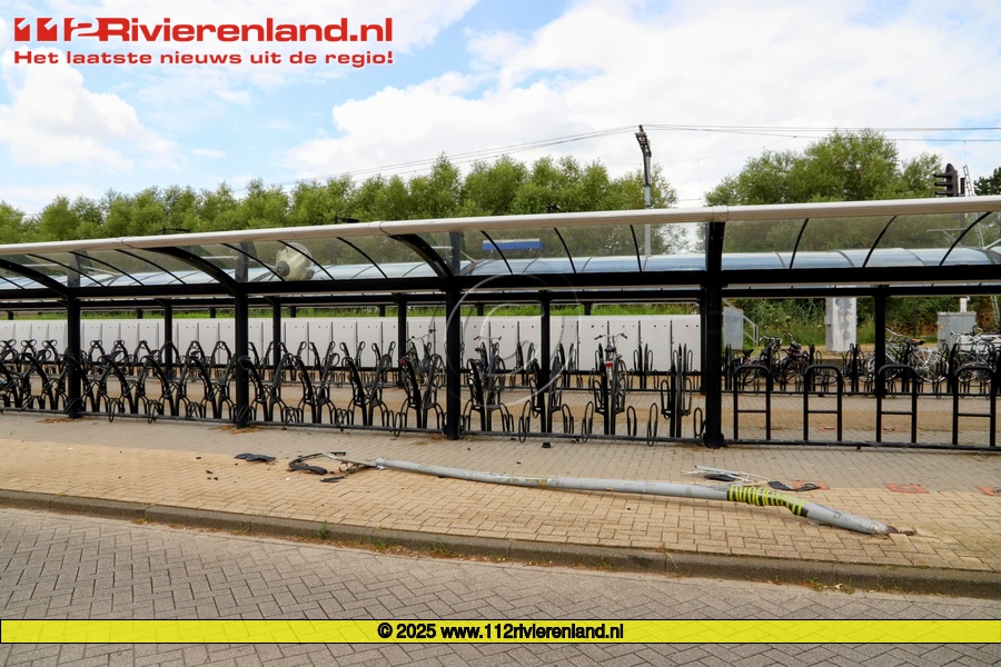 Vernielingen op station Tiel Passewaaij
