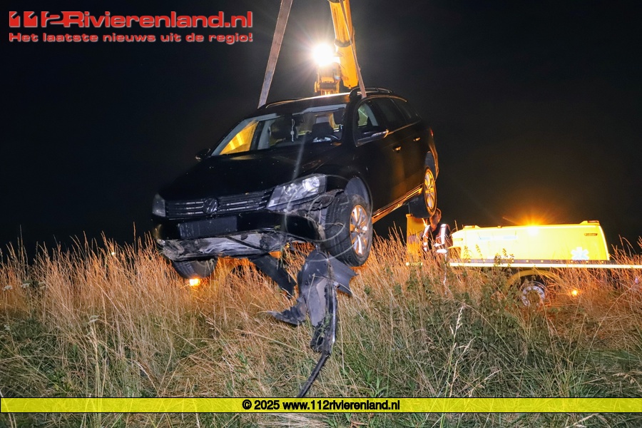 Personen mist bocht op de afrit