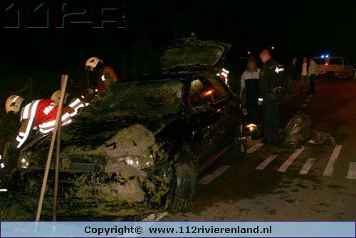 Auto in de sloot Mauriksestraat
