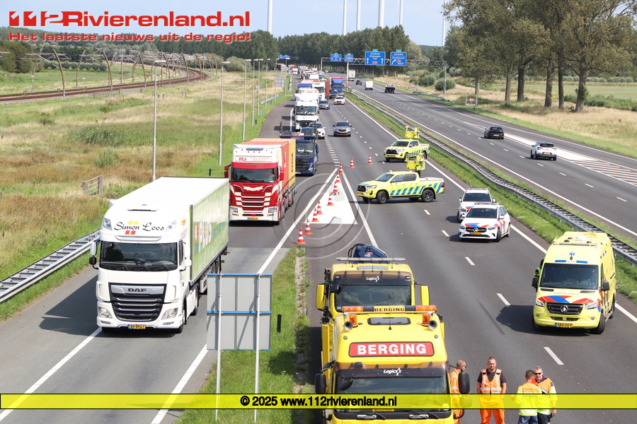 Veel vertraging na ongeval op de A15