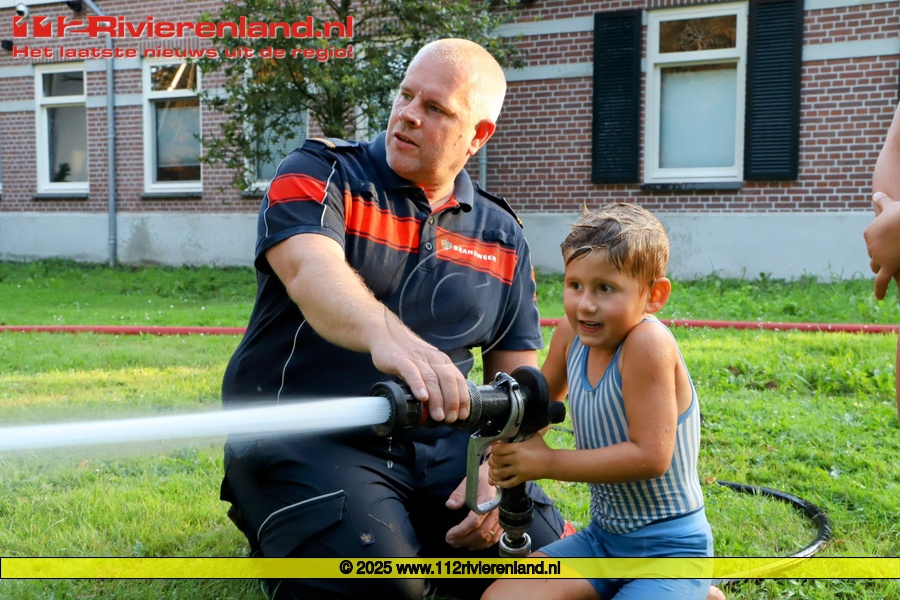 Brandweer zorgt voor verkoeling