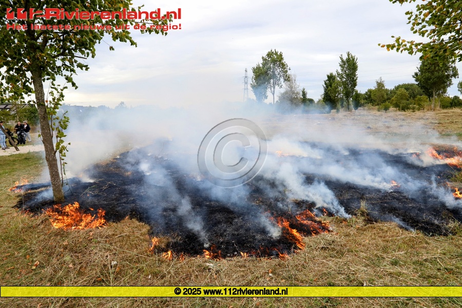 Brandweer blust buitenbrand Grote Ronduit