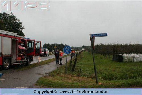 Auto tegen tractor Tielseweg