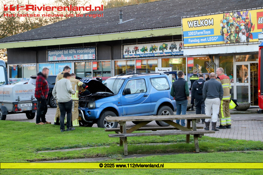 Autobrandje op parkeerterrein