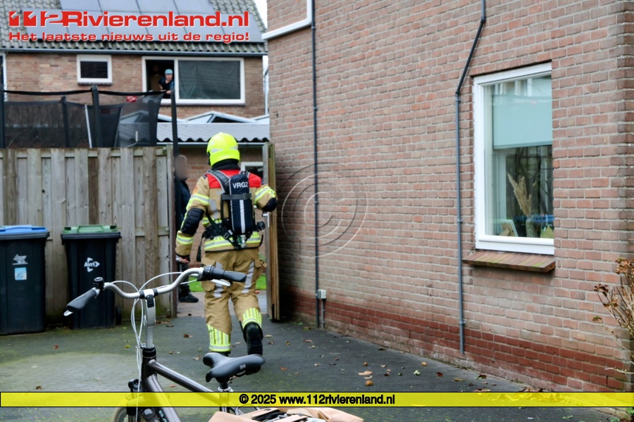 Brandweer rukt uit voor woningbrand