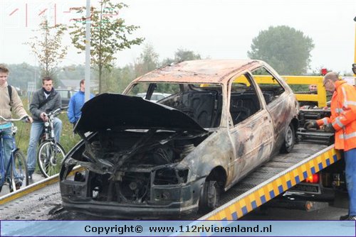 Auto brand geheel uit