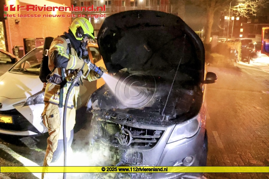 Autobrand aan de Graaf Waltgerlaan