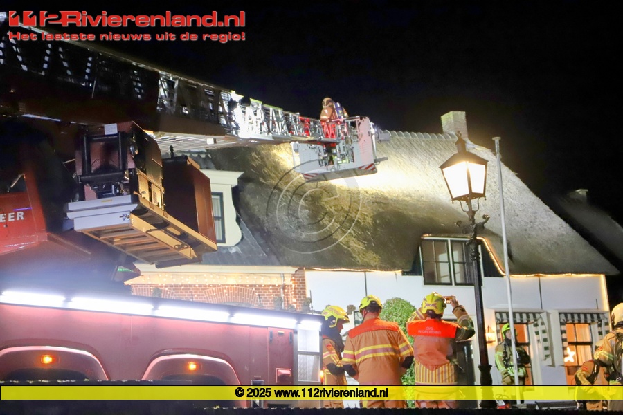 Brand in rietenkap woonboerderij