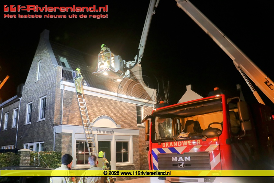 Brand onder de dakpannen