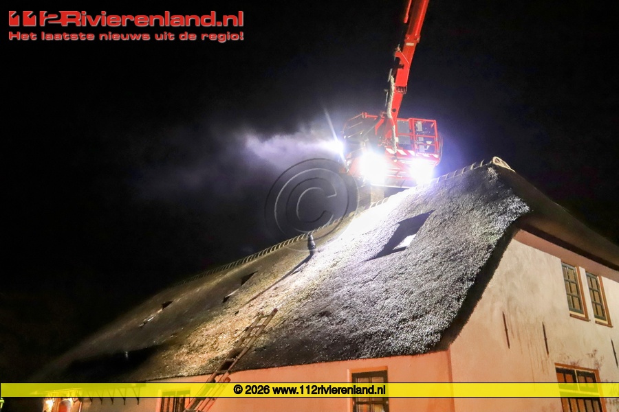 Schoorsteenbrand in woning met rietenkap