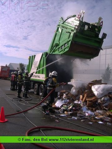 Brand in een vuilniswagen aan de Bonegraafseweg