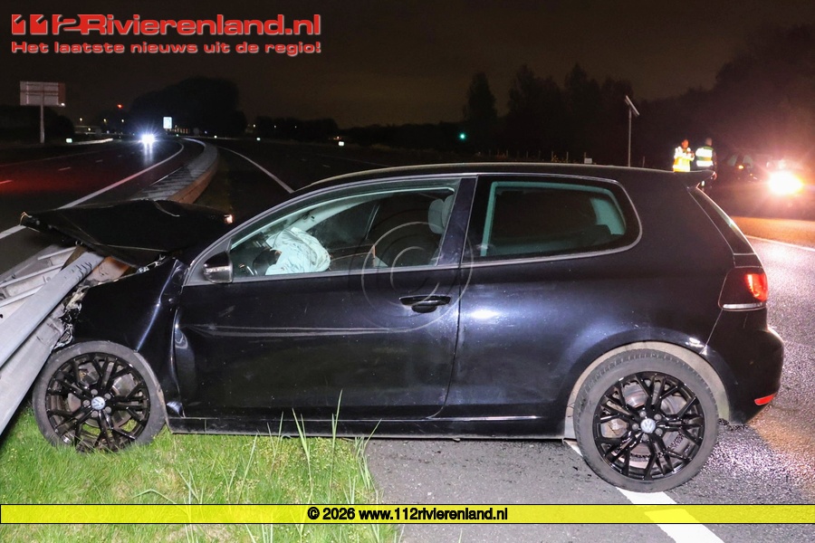 Ongeval A15, snelweg urenlang afgesloten