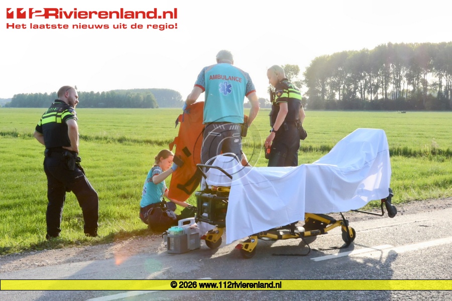 Motorrijder onder uit op de Esterweg