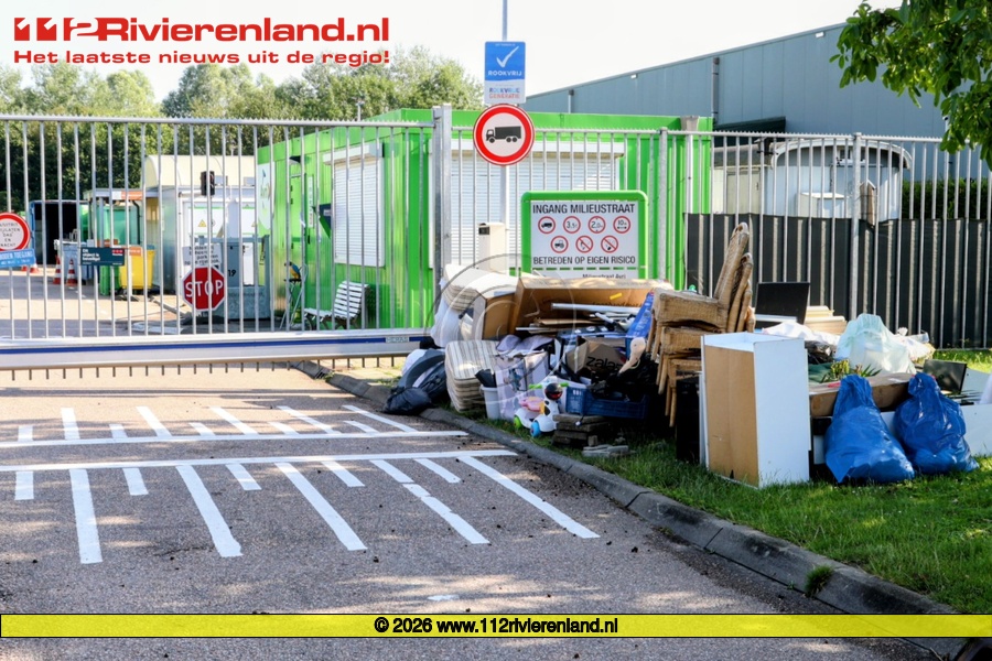 Afvalberg bij milieustraat